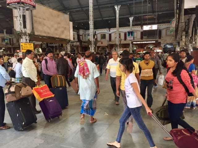 Kolkata train station(similar to victoria station)