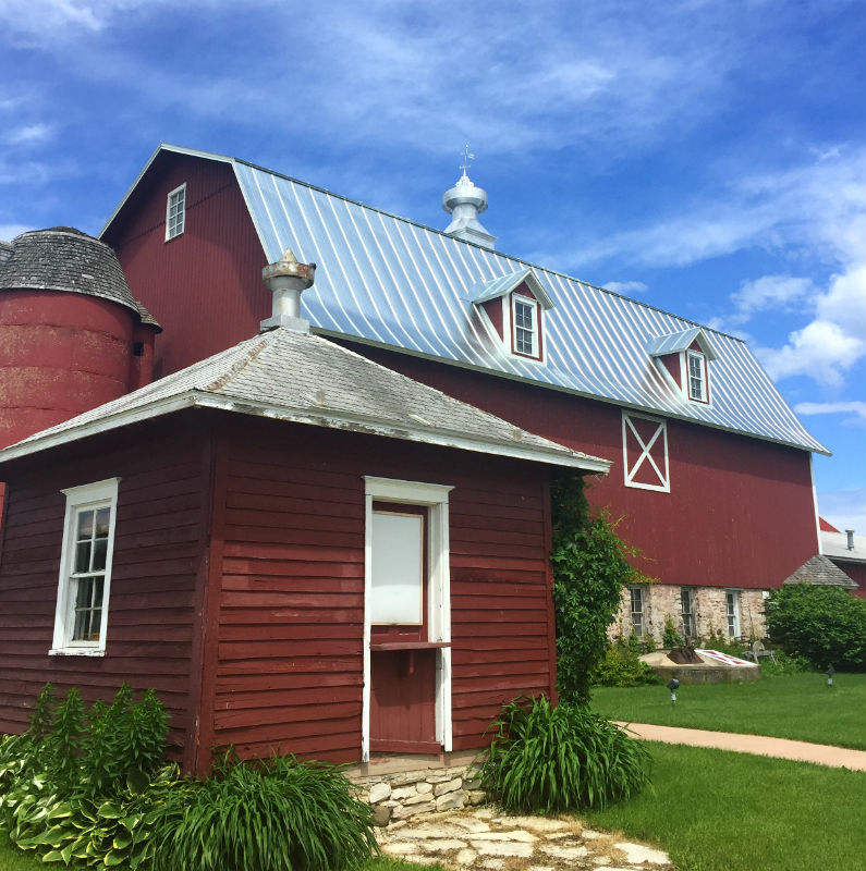 barn Lautenbach's Orchard Country Winery & Market door county wisconsin