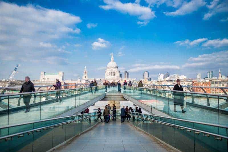 london millennial bridge