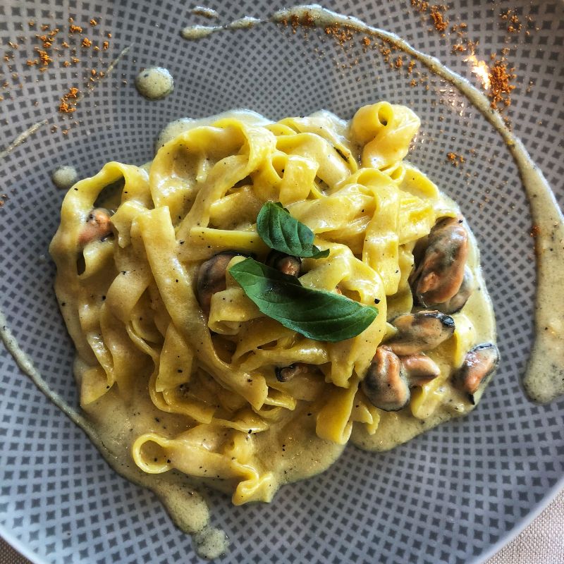 cacio e pepe with mussels in rimini italy