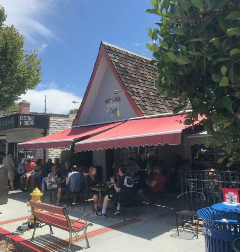 Busy entrance to the Downtown Los Gatos Cafe