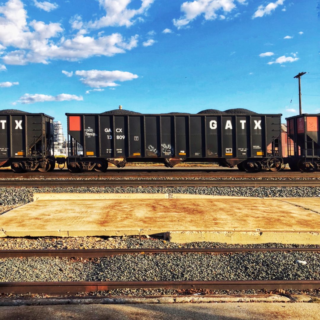 train tracks and black trian cars in billings montana