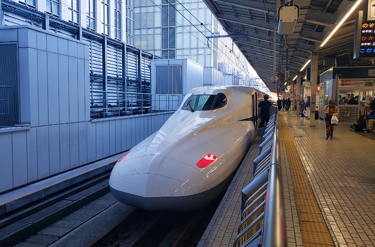 shinkansen train japan