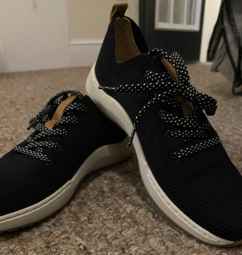 sustainable black Herzog Sneakers by dr scholls